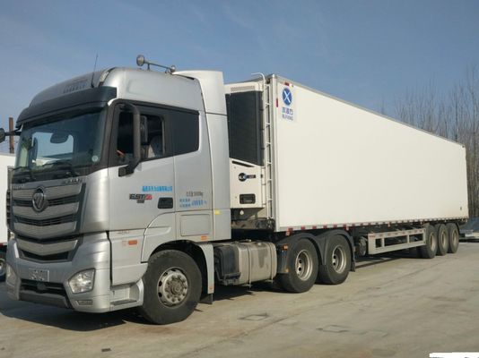 Verkoelde vrachtwagen met een hoge capaciteit voor de levering van vlees en zeevruchten van koolstofstaal