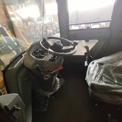 Precieze materiaalbelasting met gele draagbare compacte laadmachine en Euro 5 motor 495 keer