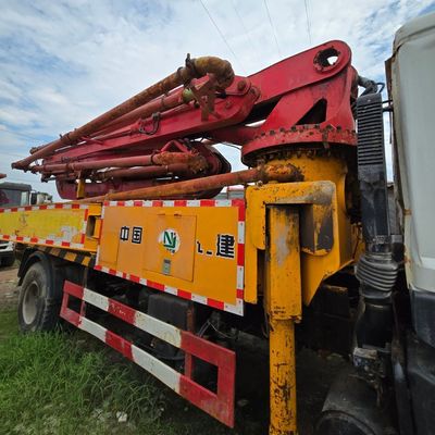 Transport tweedehands trekker-aanhangwagen met hydraulisch stuur en krachtassistentie