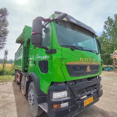 6X4 Sinotruk Dump Truck Chassis Heavy Duty Carbon Steel Cargo Box Motor Capaciteit 4-6L