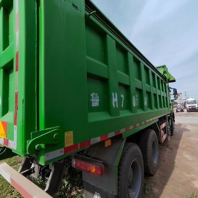 6X4 Sinotruk Dump Truck Chassis Heavy Duty Carbon Steel Cargo Box Motor Capaciteit 4-6L