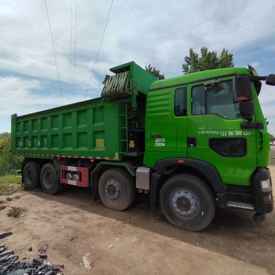 6X4 Sinotruk Dump Truck Chassis Heavy Duty Carbon Steel Cargo Box Motor Capaciteit 4-6L