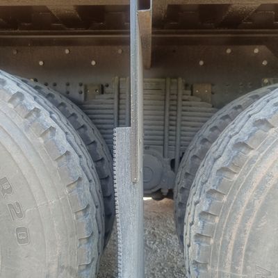 Gebruikt dumptype voorste opheffingsvorm zware dumptruck chassis in goede staat