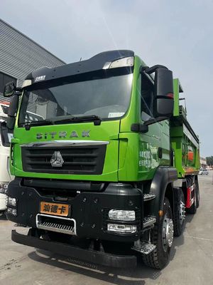 Gebruikte 440 pk 8x4 dumptruck met 7,2 meter vrachtcapaciteit en airconditioning cabine