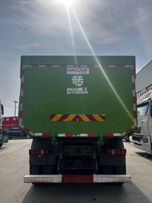 Gebruikte 440 pk 8x4 dumptruck met 7,2 meter vrachtcapaciteit en airconditioning cabine