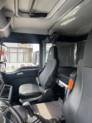 Gebruikte 440 pk 8x4 dumptruck met 7,2 meter vrachtcapaciteit en airconditioning cabine