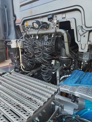 4×2 aandrijflijn Kleur aanpasbaar zware aanhangwagen brandstoftank kit 31-40t laadvermogen