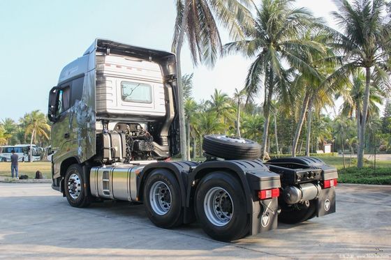 High Torque CNG-tractor met luchtophanging 6,8x2,5x3,8m en sleephalve aanhangwagen