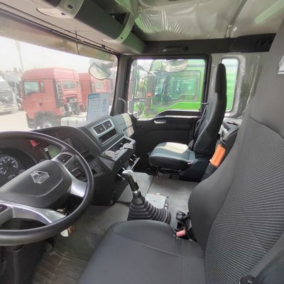 Gepersonaliseerde Euro 5-gebruikte zware vrachtwagen voor het veilig vervoeren van tweedehands goederen
