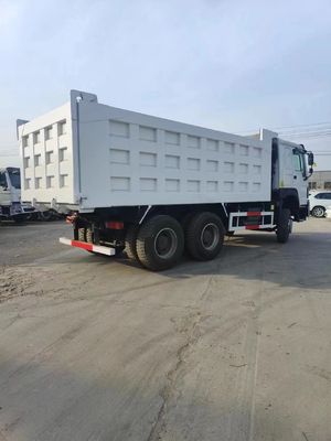 8.5x2.6x3.6m zware dumptruck met Sinotruk chassis Duurzame 4-6L motorcapaciteit