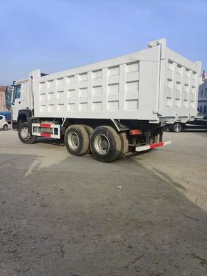 8.5x2.6x3.6m zware dumptruck met Sinotruk chassis Duurzame 4-6L motorcapaciteit