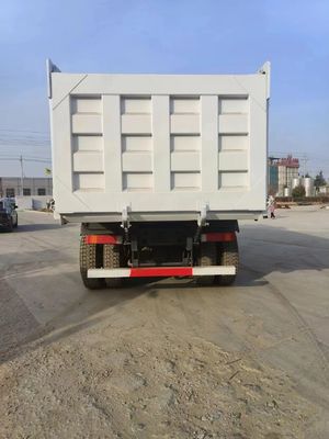 8.5x2.6x3.6m zware dumptruck met Sinotruk chassis Duurzame 4-6L motorcapaciteit