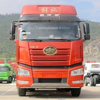 Hoog laadvermogen gebruikt Sinotruk HOWO 450HP 6X4 Trailer Head Tractor Truck in Zuid-Afrika