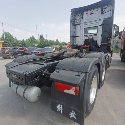 Gebruikte FAW G7 vrachtwagen met een laadvermogen van 31-40 ton en een design met buisloze banden