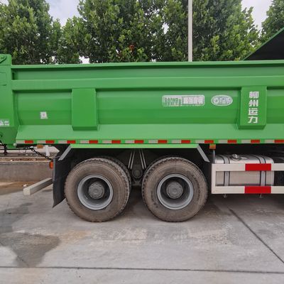Sinotruk Chassis 6X4 vuilniswagen met hydraulisch bediend stuursysteem