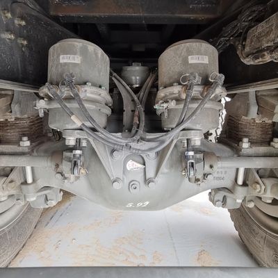Sinotruk Chassis 6X4 vuilniswagen met hydraulisch bediend stuursysteem