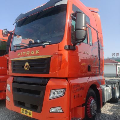 Chauffeursstoel Zware vrachtwagen Tweedehands Sitrak G7h Tractor met buisloze banden