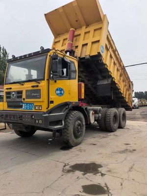 Handgestuurde zware dumper op Sinotruk-chassis met bediend stuur