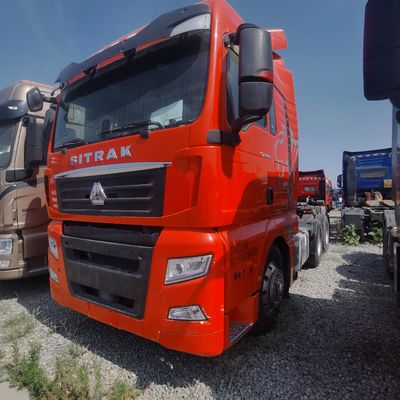 Semi-trailer slepen met Shacman 6X4 Heavy Duty Tractor Tipper en 1000L brandstoftank
