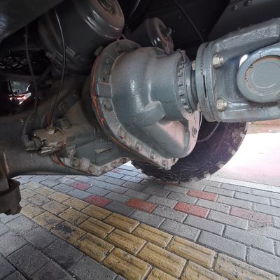 12100.000kg Gebruikte zware trekker met Sinotruk-chassis en 28V-1500 Kw alternator