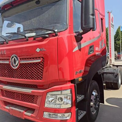 De beste keuze van het land van de draak. Rode 520 Dongfeng Fenglong Truck Tianlong Qing Six.