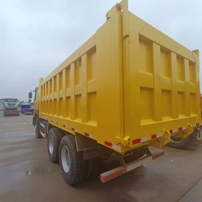 Handgestuurd Sinotruk HOWO 6X4 zware dumper met een laadcapaciteit van 40 ton