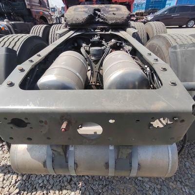 30 ton laadvermogen handgestuurde transmissie type zware wagen Sinotruk chassis tipper truck