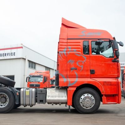 ISO-gecertificeerde Sitrak 6X4-tractor met brandstoftank en hydraulische stuurbekrachtiging