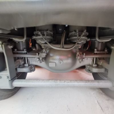 Handgestuurd Sinotruk Chassis 6X4 Industrieel dumpervoertuig voor aardvervoerder