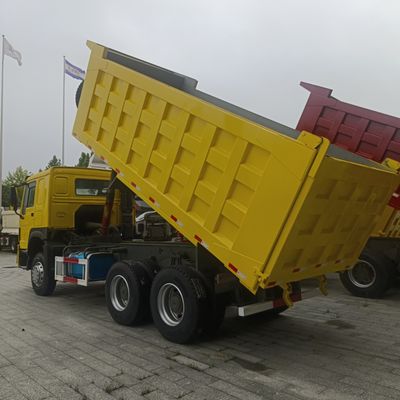 Gebruikte 6X4 dumper met handgestuurde transmissie perfect voor het transport van goederen