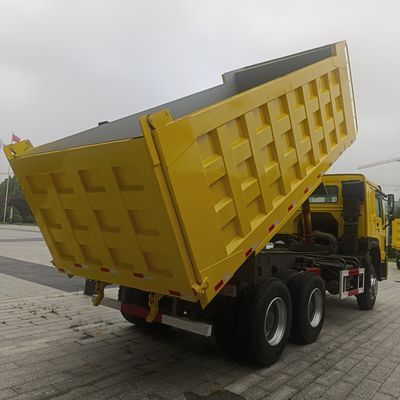 Gebruikte 6X4 dumper met handgestuurde transmissie perfect voor het transport van goederen
