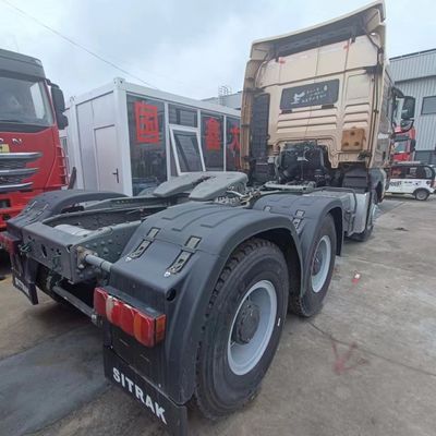 Zware vrachtwagens van 351-450 pk met luchtophangstoel en 600 liter brandstoftank op onlineplatform