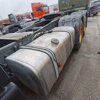 Sinotruck HOWO Dump Trailer Truck met 1000L brandstoftank ZZ4257N3247E1H en 6 maanden