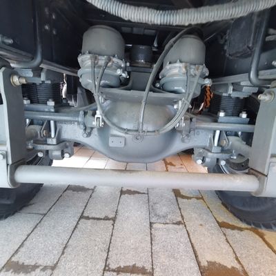 8×4 aandrijving Wiel Commercieel voertuig Dump truck met luchtophanging stoel en 600L brandstoftank