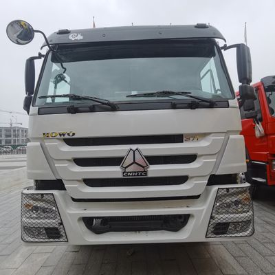 Handgestuurd Sinotruk Chassis Dump Truck voor zwaar industrieel vervoer