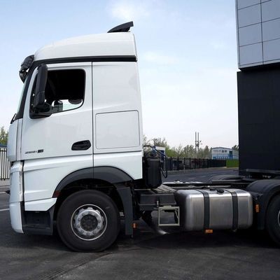 510 pk Mercedes Actros 6X4 trekker voor het trekken van een halve aanhangwagen en zware ladingen
