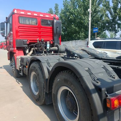 Aanpassing robuuste dieseltractor voor zware landbouw- en industriële