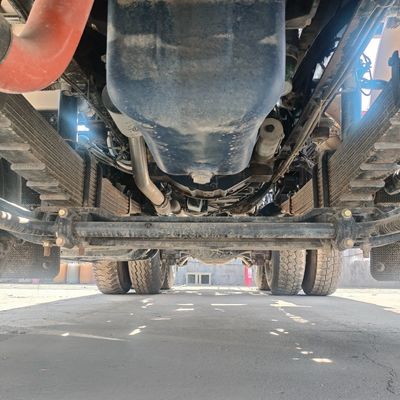 Aanpassing robuuste dieseltractor voor zware landbouw- en industriële