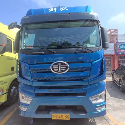 Jiefang J7 Truck met 560 pk motor Euro 5 emissie standaard 6.8x2.5x3.8m