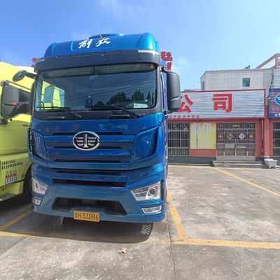 Jiefang J7 Truck met 560 pk motor Euro 5 emissie standaard 6.8x2.5x3.8m