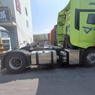 560 pk sleepwagen voor lange afstanden met luchtophangstoel en 400 liter brandstoftank