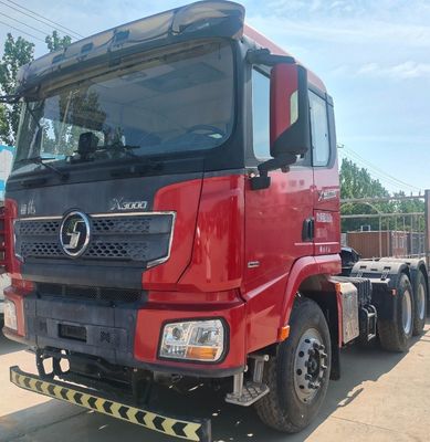Heavy Duty Carbon Steel Traktor Truck voor landbouw toepassingen 6.8x2.5x3.8m