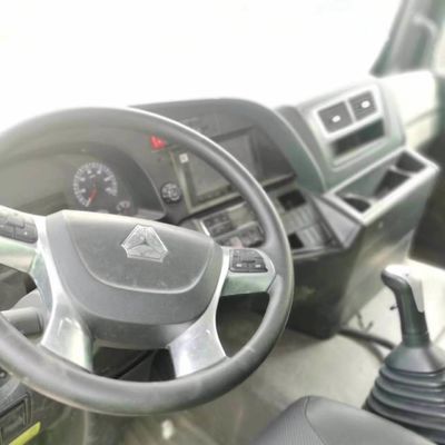Verkoop van dumptrucks met chassis en hydraulisch stuur van Sinotruk met Euro 5-emissienorm