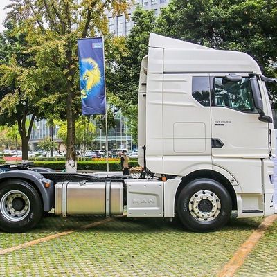 Gebruikte man Tgx-serie zware vrachtwagen 560 pk 6X4 luchtophanging stoeltractor