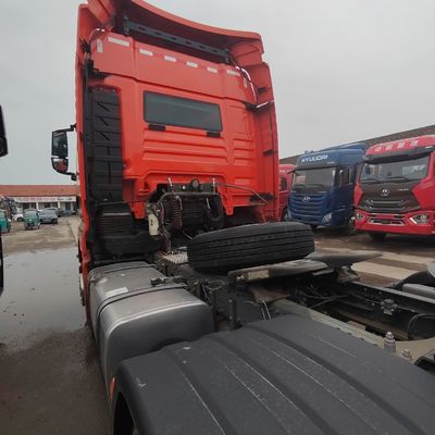 Goederenvervoer met een laadvermogen van 31-40 t Gebruikte trekkertruck met hydraulisch stuur
