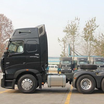 Op maat gemaakte Sinotruck HOWO 400HP Heavy Duty Tractor Trailer met 1000L Fuel Tank Diesel