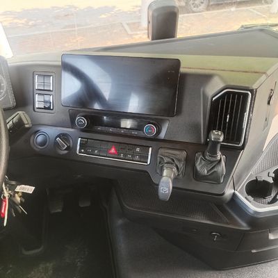 Sinotruk Chassis Zware vrachtwagen Diesel Truck met hydraulisch stuur 30 dagen terugbetaling