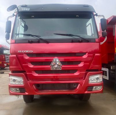 Chassis en banden van Sinotruk die worden gebruikt in de structuur van industriële voertuigen voor zware taken