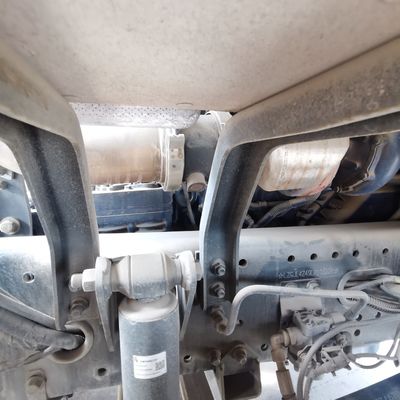 Chassis van Sinotruk zware vrachtwagen met hydraulisch stuur en design van buisloze banden