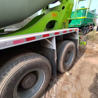 15-20 kubieke X4 Sinotruck HOWO 371HP Betonmengtruck voor ≤5 zitplaatsen en 6 maanden